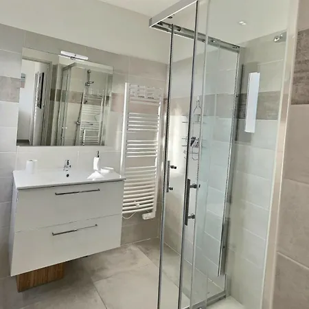 Вилла Maison T3 Avec Parking Prive Вальрас-Пляж